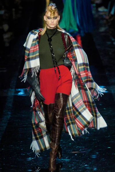 Look 11